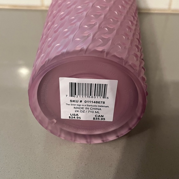 Pink textured chain link Starbucks tumbler. Light Pink, 24 oz. NWT - Picture 2 of 4